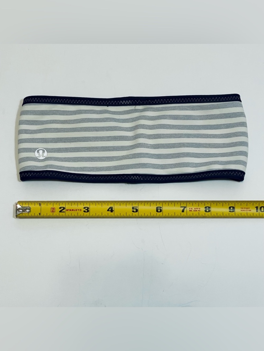 Lululemon Reversible Brisk Run Women’s Headband Navy, Gray & White OS - Picture 4 of 5